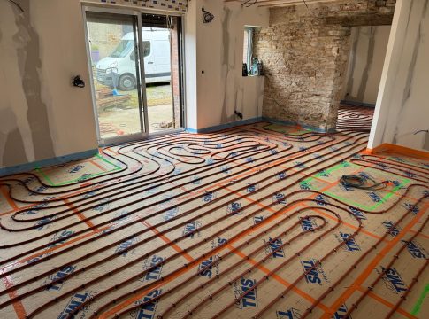 installation-plancher-chauffant-saint-mars-du-desert-maxime-Guerrand