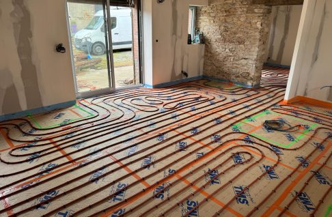 installation-plancher-chauffant-saint-mars-du-desert-maxime-Guerrand